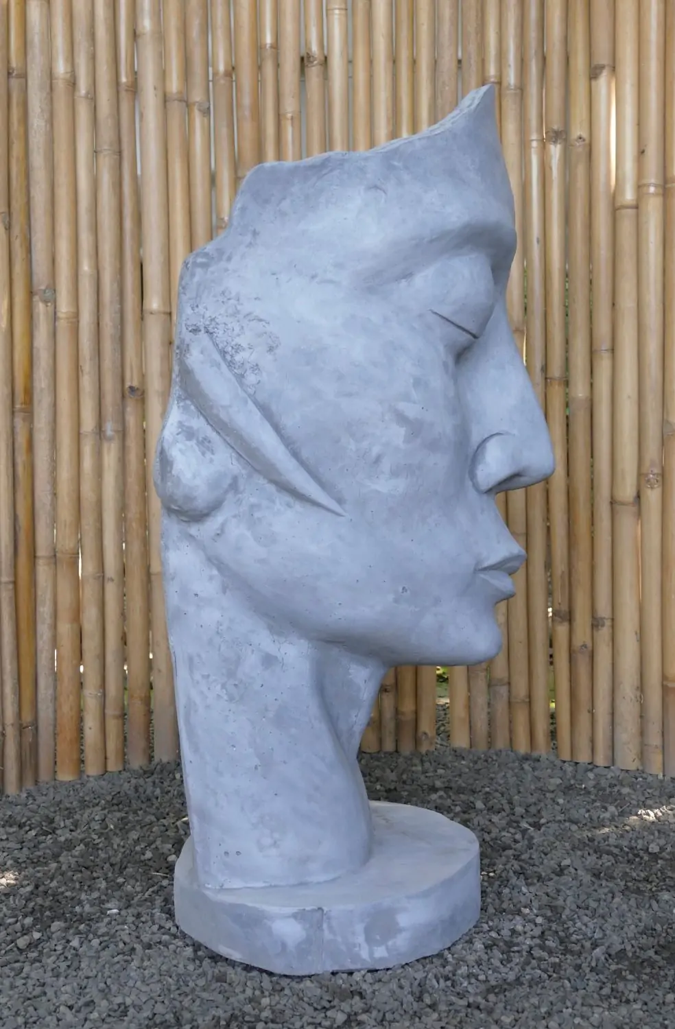 Product image 9 of the product “Dilan - Face looking to the left, 120 cm H | cast stone ”